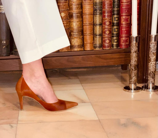 BENEDICTINE MID HEEL PUMP